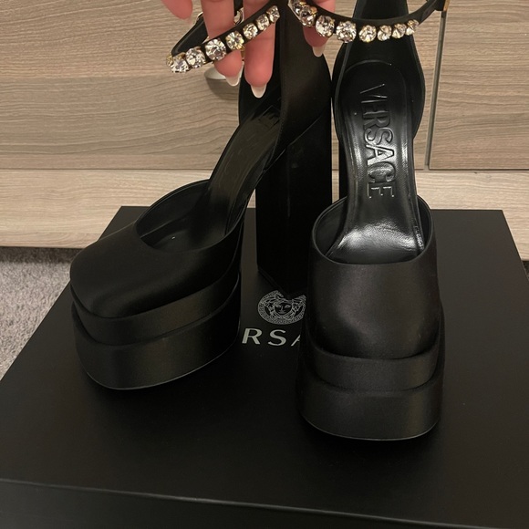 Versace Medusa Aevitas platforms - Picture 7 of 9